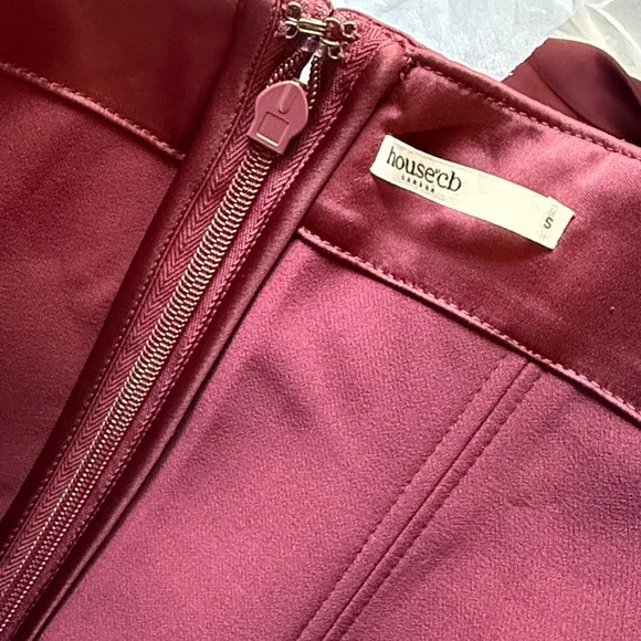 HOUSE OF CB 'Beau' Wine Pleated Midi Dress NWOT - Picture 10 of 10